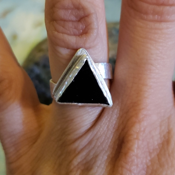 925 Silver Handmade Black Triangle Onyx Ring - Picture 3 of 9